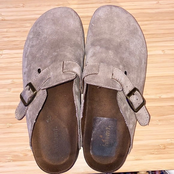 Shoes - Picture 2 of 3